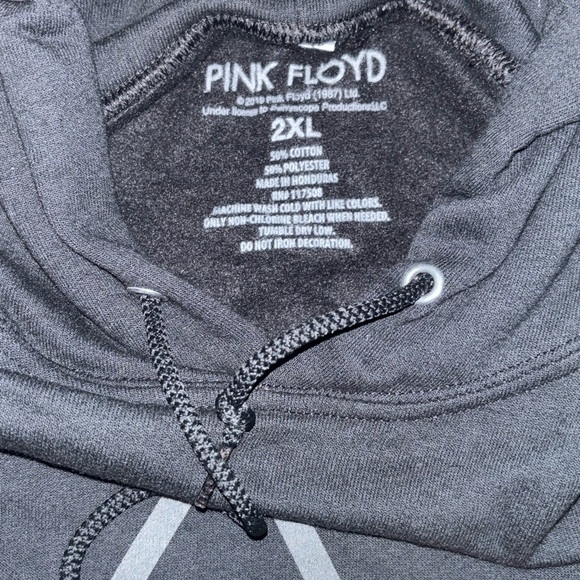 Men Pink Floyd Black Hoodie with Rainbow Graphic - Picture 4 of 4